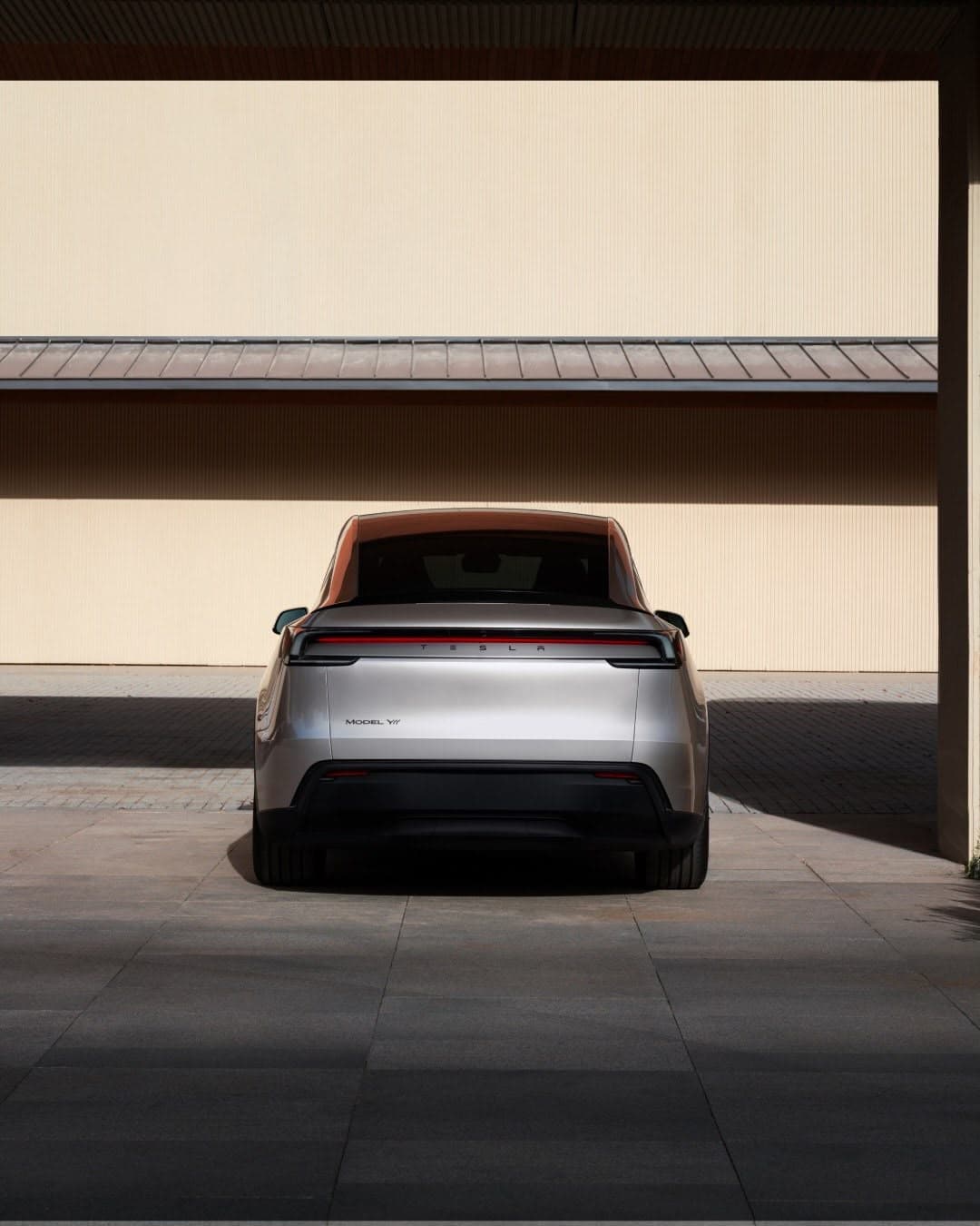 Tesla Model Y thumbnail 7